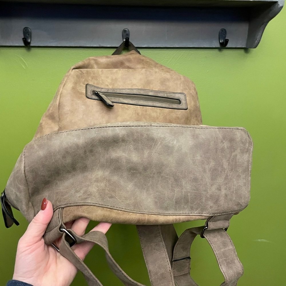 Vegan leather backpack - Picture 6 of 7